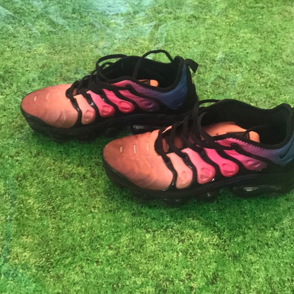 Air vapormax plus sneakers size 7 men’s size - Picture 2 of 4